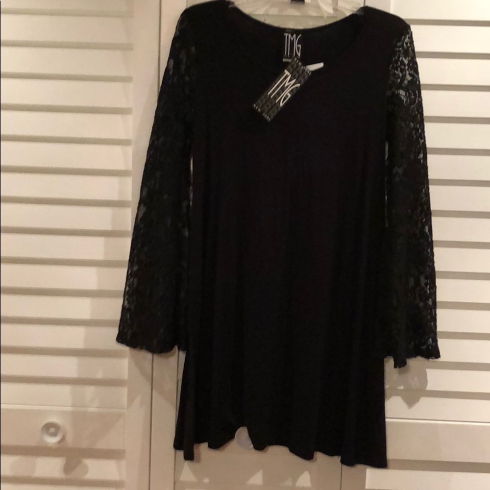 Mid dress with lace sleeves